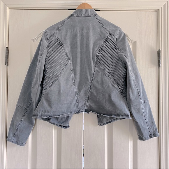 Stella Carakasi | Gray Denim Textured Moto Jacket - Picture 2 of 8